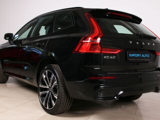 Volvo XC60 AWD R-DESIGN INTELLI SAFE PRO MY22 2.0 T6 Recharge Plug In Hybrid 251kW