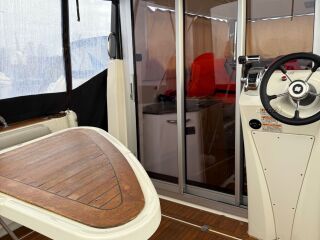 Quicksilver Pilothouse 755 300kW