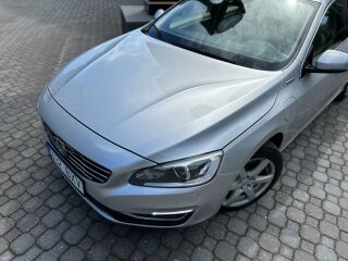 Volvo V60 2.4 R5 D6 158kW