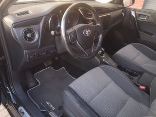 Toyota Auris 1.8 100kW
