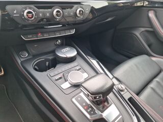 Audi A4 Black Edition TFSI 2.0 140kW