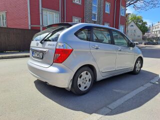Honda FR-V 1.7 92kW