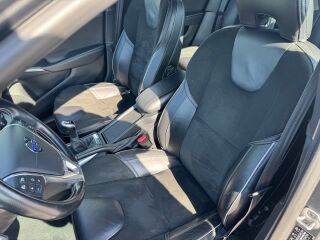 Volvo V40 R-Design-5 silindrit 2.0 D3 110kW