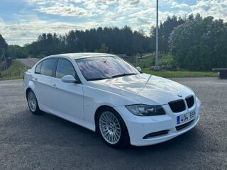 BMW 330 3.0 170kW