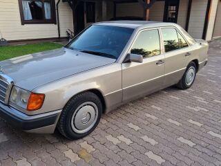 Mercedes-Benz E 300 Turbo 3.0 108kW