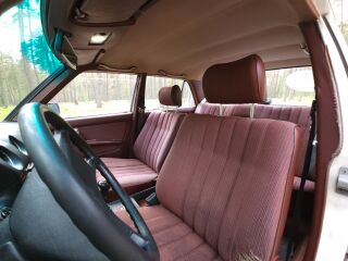 Mercedes-Benz 240 2.4 53kW