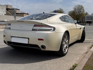 Aston Martin V8 Vantage V8 283kW