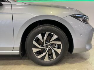 Volkswagen Passat 1.5 110кВ