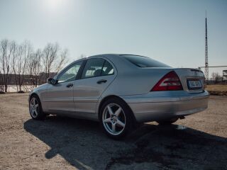 Mercedes-Benz C 180 2.0 95kW