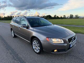 Volvo V70 Momentum 2.0 R5 D3 120кВ