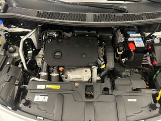 Peugeot 5008 GT 1.5 96кВ