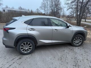 Lexus NX 300h 2.5 114kW