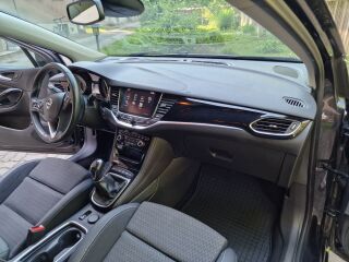 Opel Astra Sports Tourer+ 1.6 ECOTEC 100кВ