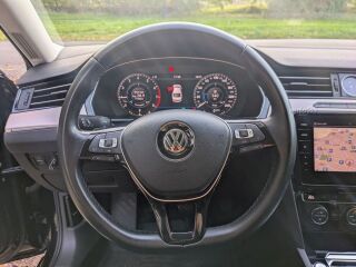 Volkswagen Passat R-Line Executive 1.5 TSI 110kW