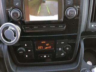 Peugeot Boxer L4H2 Premium 2.0 BlueHDi 96kW