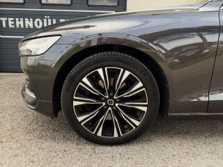 Volvo V60 Inscription Facelift MY23 2.0 B4 KERS MILD Kerghübriid 145кВ