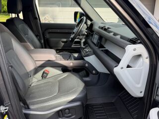 Land Rover Defender 110 X-Dynamic SE 3.0 221kW