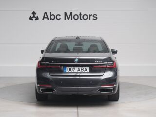 BMW 730 d xDrive 3.0 195кВ