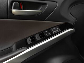 Lexus IS 300h 2.5 133kW