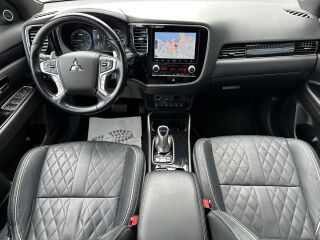 Mitsubishi Outlander PHEV Luxury 4WD 2.4 99kW