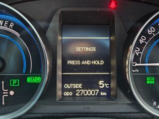Toyota Auris 1.8 73кВ