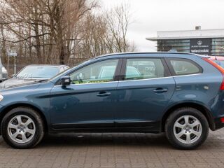 Volvo XC60 D4 Momentum AWD 2.4 120kW
