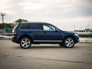 Volkswagen Touareg Individual 6.0 331кВ
