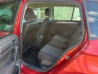 Volkswagen Golf Sportsvan Trendline 1.4 R4 TSI 92кВ