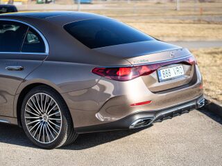 Mercedes-Benz E 220 AMG Night Pakett 2.0 145кВ