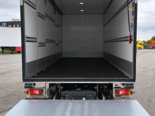 DAF XB 210 FA 4x2 12T 153kW