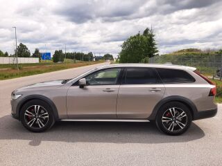 Volvo V90 Cross Country 2.0 145kW