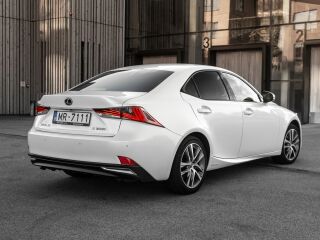 Lexus IS 300h 2.5 133kW