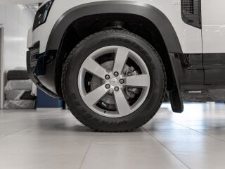 Land Rover Defender 90 X-Dynamic SE 3.0 183kW