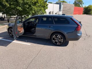 Volvo V90 Cross Country 2.0 145кВ