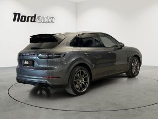 Porsche Cayenne Turbo 4.0 404kW