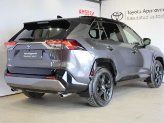 Toyota RAV4 Style 2.5 131кВ