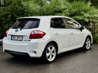 Toyota Auris Facelift Hybrid 1.8 73kW