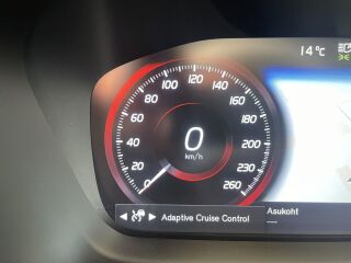 Volvo V60 MOMOENTUM BUSINESS INTELLI SAFE GEARTRONIC 2.0 R4 KERS MILD HYBRID B4 197 145kW