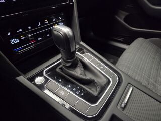 Volkswagen Passat BUSINESS 1.5 110кВ