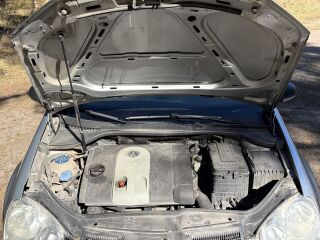Volkswagen Golf V 1.6 85кВ