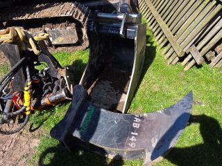 JCB 85z-2