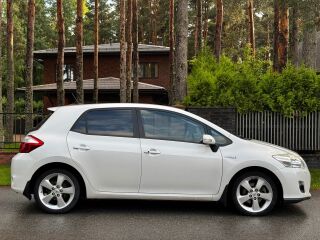 Toyota Auris Facelift Hybrid 1.8 73kW