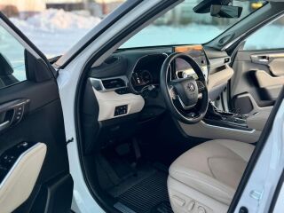 Toyota Highlander Premium 2.5 140kW