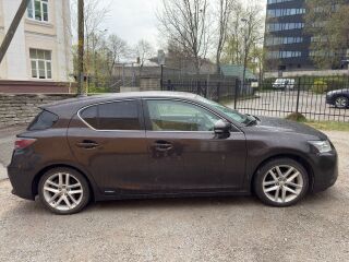 Lexus CT 200h 1.8 73кВ