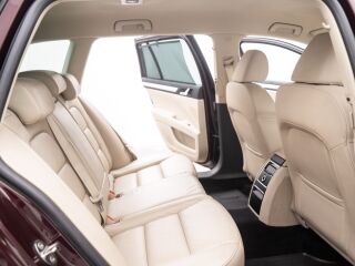 Skoda Superb Combi Elegance 2.0 125кВ