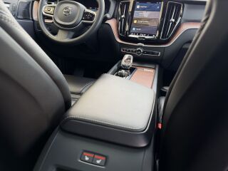 Volvo XC60 AWD Luxury Inscription FaceLift MY23 2.0 T6 Twin-Engine PLUG-IN-HYBRID LONG RANGE 293kW