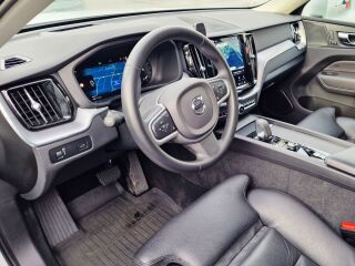 Volvo XC60 B4 MHEV AWD Momentum Adv Edt 2022 2.0 145kW