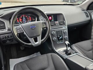Volvo XC60 Momentum Onyx Black 2.0 D4 140кВ