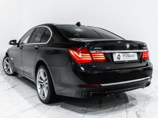 BMW 740 Facelift Individual X-drive 3.0 230kW