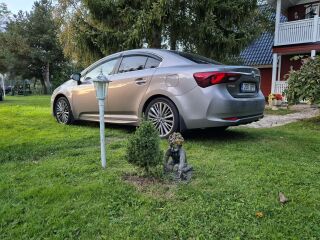 Toyota Avensis Premium 2.0 112кВ